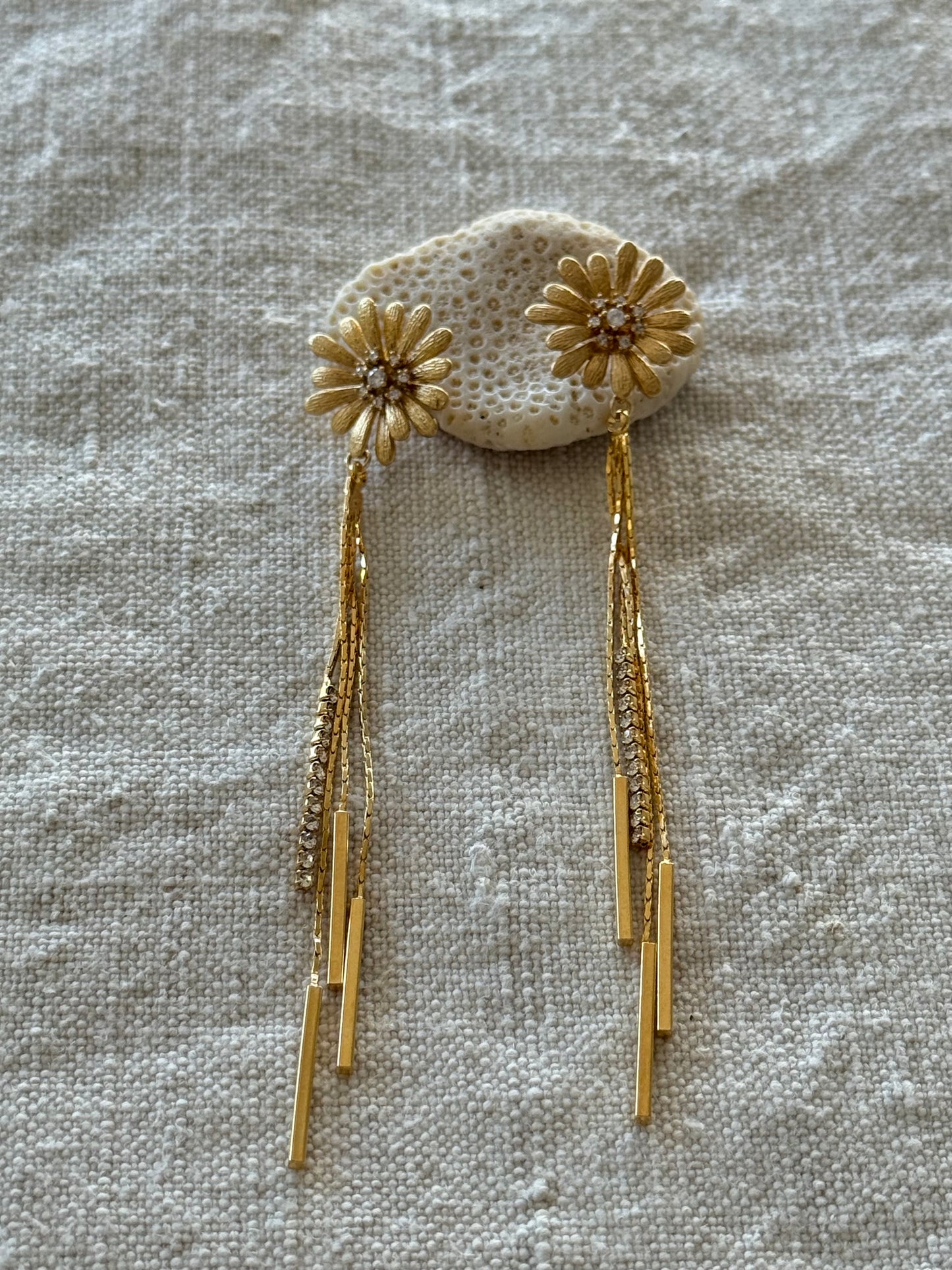 Cascade de Marguerite Earrings