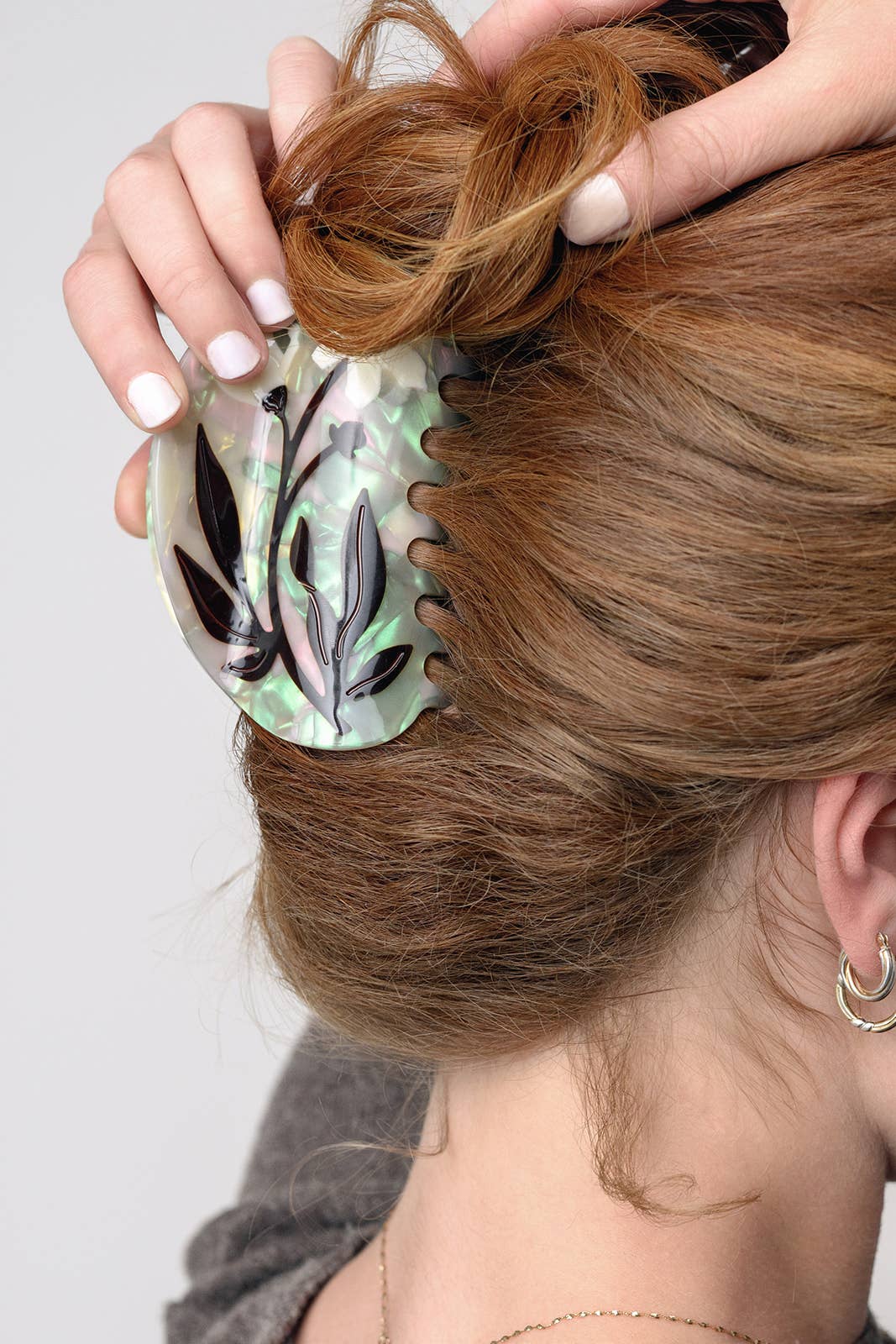 White Byrony Floral Claw Clip