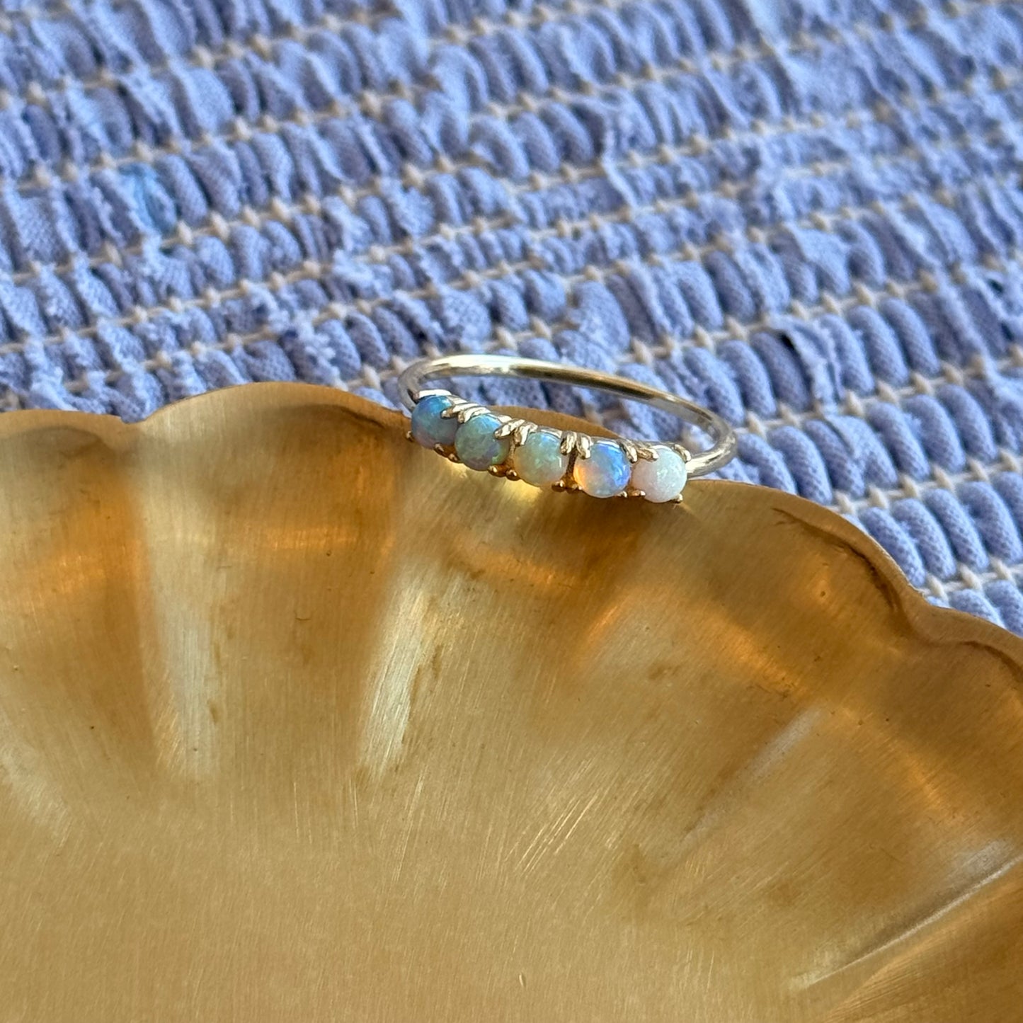 Petite Blue Ómbre Opal Ring
