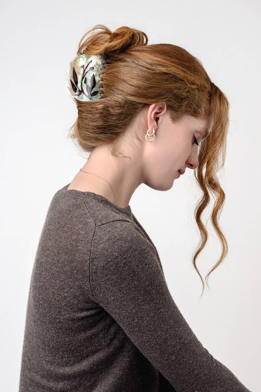 White Byrony Floral Claw Clip